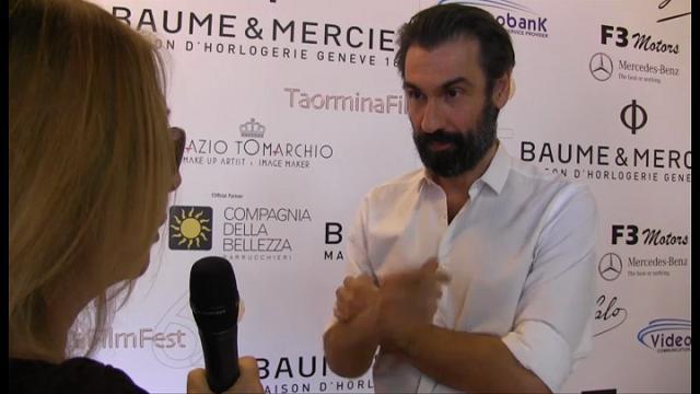 L&rsquo;attore è stato protagonista di un Campus al Taormina Film Festival, ha parlato dell&rsquo;amore per il suo mestiere, dell&rsquo;importanza della preparazione, quella culturale, e del suo legame con Pasolini.