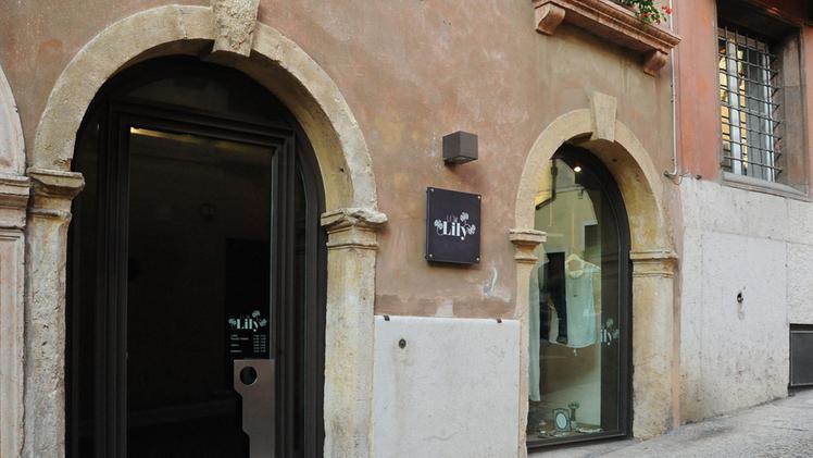 Il negozio di vicolo San Marco in Foro (Dienne)