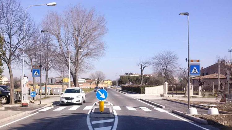 Nuovo attraversamento pedonale dell’Unione dei Comuni Verona Est: le nuove strisce saranno di una speciale resina rifrangente