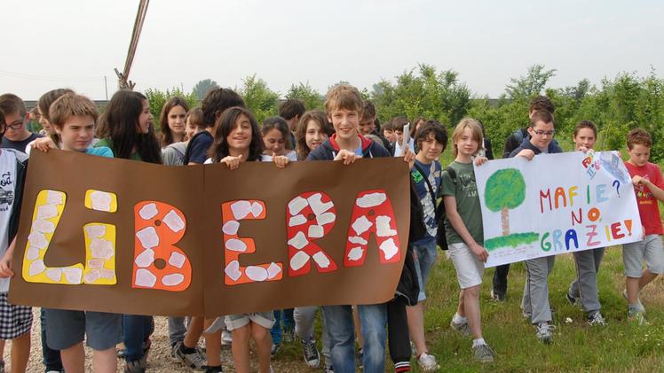 Studenti a Erbè durante un’edizione dei campi estivi FOTO PECORA