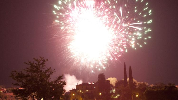 Lo spettacolo dei fuochi d’artificio sull’Adige il 10 agosto dello scorso anno