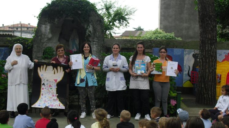 La cerimonia di premiazione alla scuola dell’infanzia a Monteforte