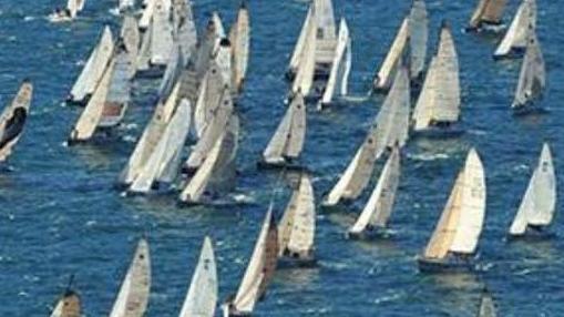 Una recente regata delle Centomiglia sul lago di Garda