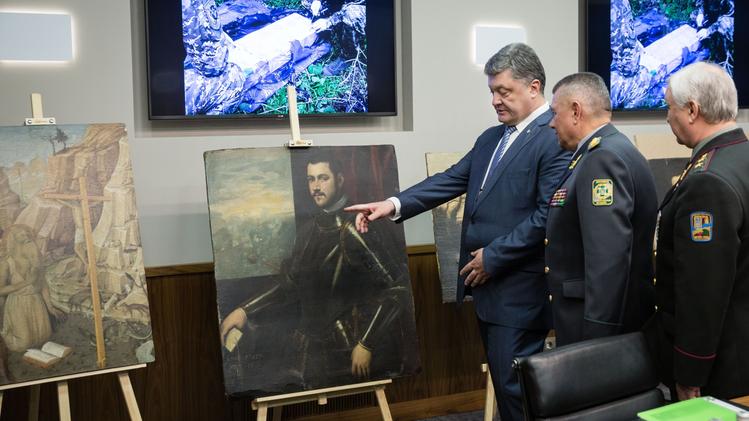 Poroshenko a Kiev con i quadri rubati