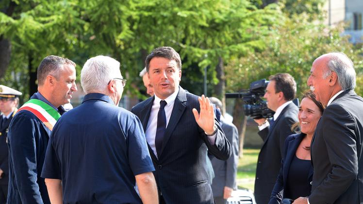 Renzi in un incontro con Proshenko: il premier insisterà con il presidente ucraino per riavere i quadriIl premier Matteo Renzi accolto dal sindaco Tosi, il prefetto Mulas, don Vinco e Alessia Rotta FOTO MARCHIORI