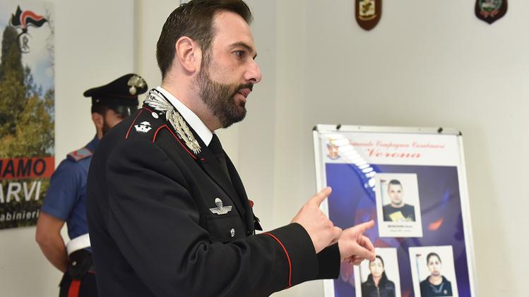 I carabinieri descrivono l'operazione (Dienne)