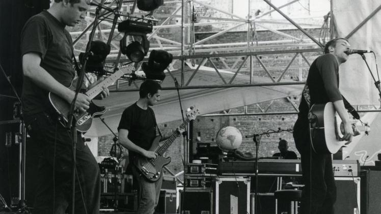 I Coldplay sul palco al castello di Villafranca: era il 14 luglio 2000, il loro primo concerto in Italia
