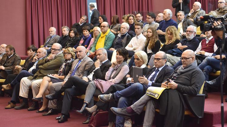 Pierferdinando Casini con il sindaco Flavio Tosi: alleati per il referendumIl costituzionalista Giovanni Guzzetta FOTO MARCHIORIPubblico numeroso alla ricerca di spiegazioni sul referendum