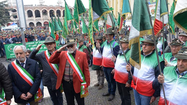 Per due giorni in piazza Bra gli Alpini hanno festeggiato il 144mo anniversario della fondazione delle truppe alpine FOTOSERVIZIO DI GIORGIO MARCHIORI