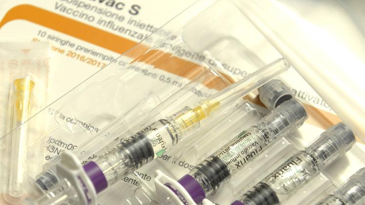 L’assessore regionale alla Sanità Coletto si vaccina (Marchiori)A Verona e provincia arrivano 130mila dosi di antinfluenzale