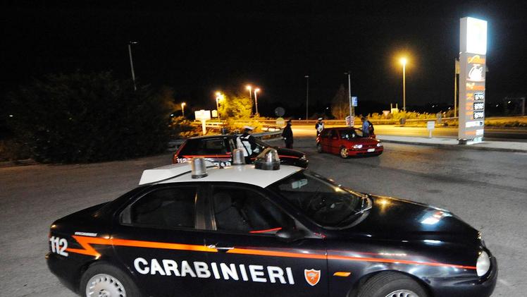 L’auto dei carabinieri impegnati nelle indagini