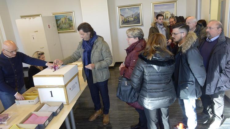Le operazioni di voto in via delle Franceschine (Marchiori)