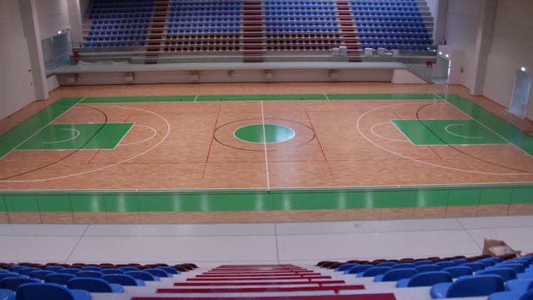 Le tribune e il parquet del nuovo palazzetto dello sport di Villafranca