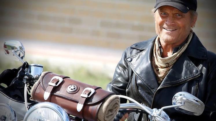 Terence Hill sulla sua Harley Davidson