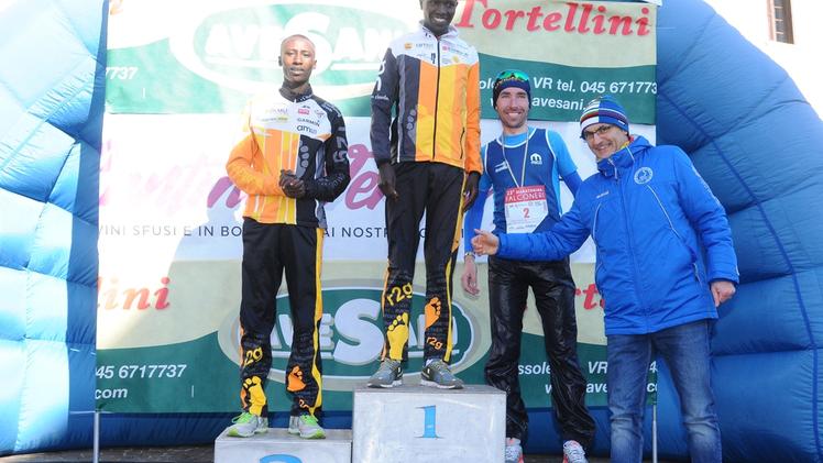 Il podio della Maratonina Falconeri e Bressi (Valdalpone-Pedrollo)