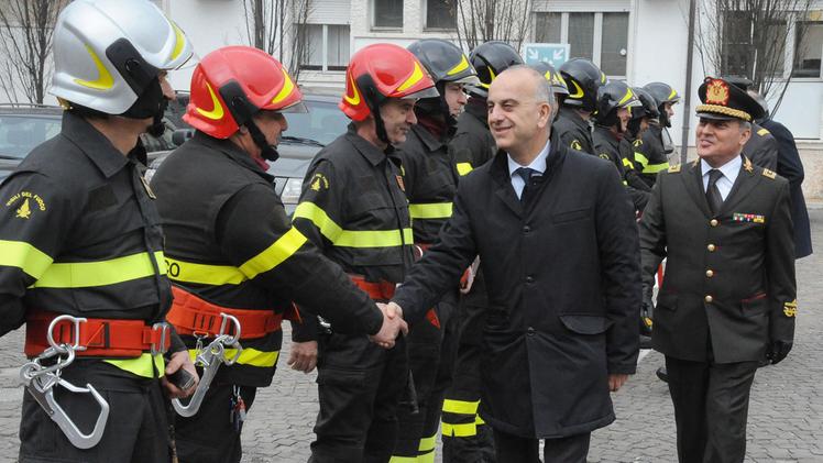 Il sottosegretario Bocci saluta i vigili del fuoco veronesi DIENNEFOTO