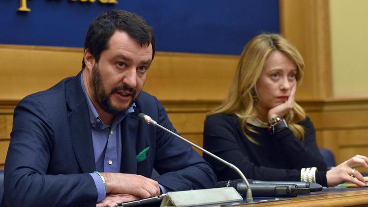 L’europarlamentare del Carroccio Matteo Salvini con la numero uno di Fratelli d’Italia Giorgia Meloni