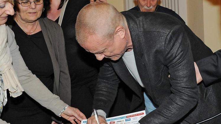 Ranieri firma autografi al termine dell’incontro con il pubblico 