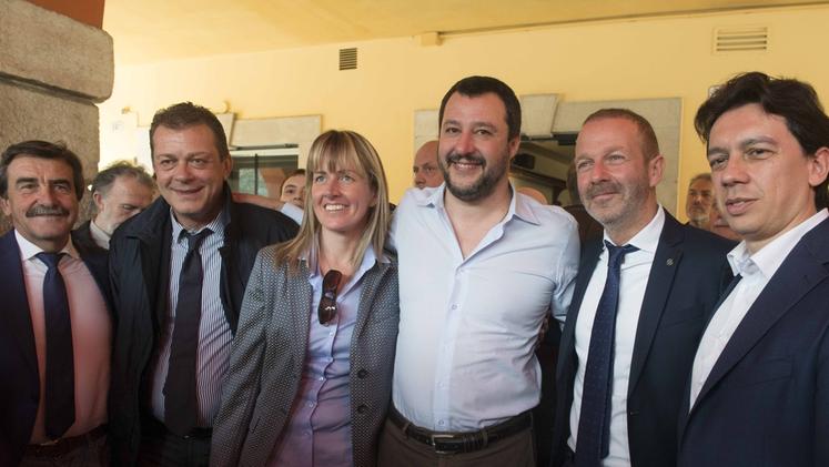 Salvini con dirigenti e amministratori della Lega a Verona il 24 marzo