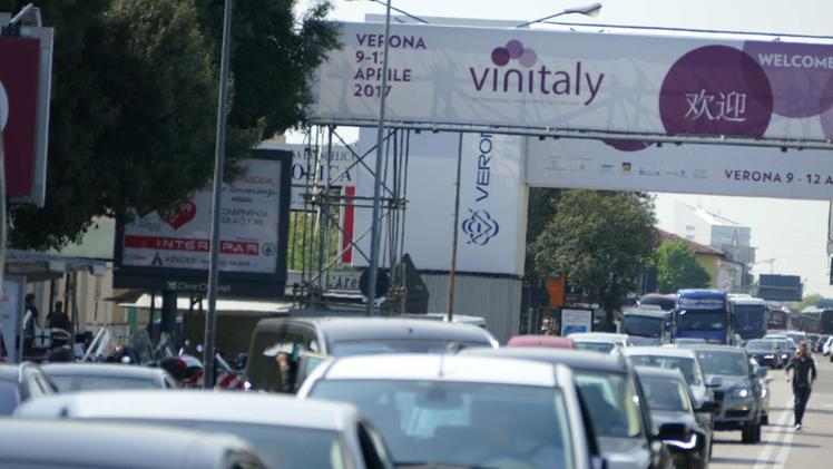Vinitaly: 30mila veicoli in fiera