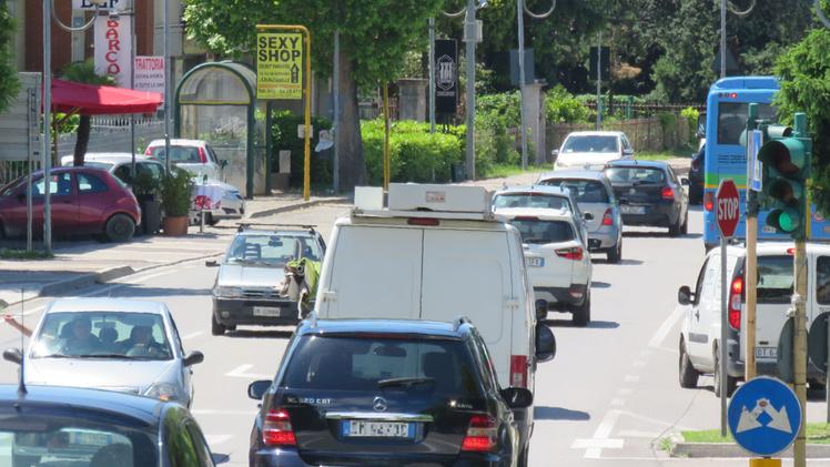 Auto al semaforo di Castelnuovo