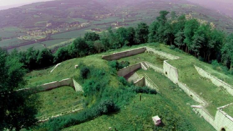 Veduta aerea del forte di San Briccio di Lavagno, presidio del Regno d’Italia quando il confine con l’Austria era nel Veneto