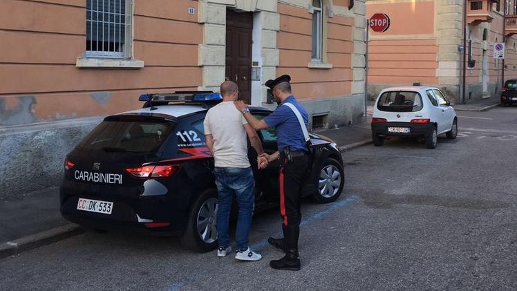 I carabinieri del N.R. procedono al'arresto