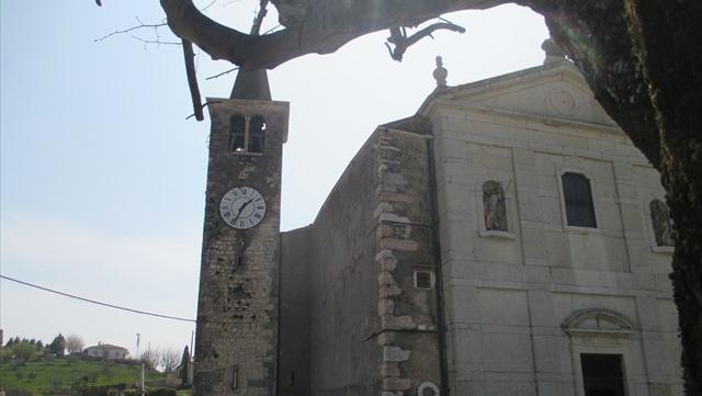 La chiesa di Castagnè