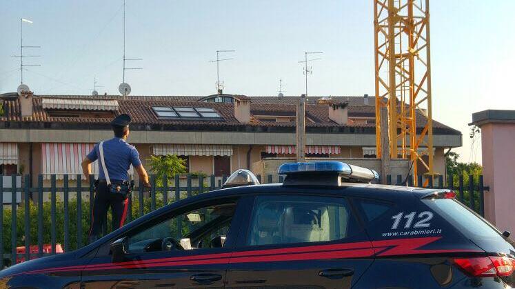 I carabinieri nel cantiere dove è stato effettuato l'arresto