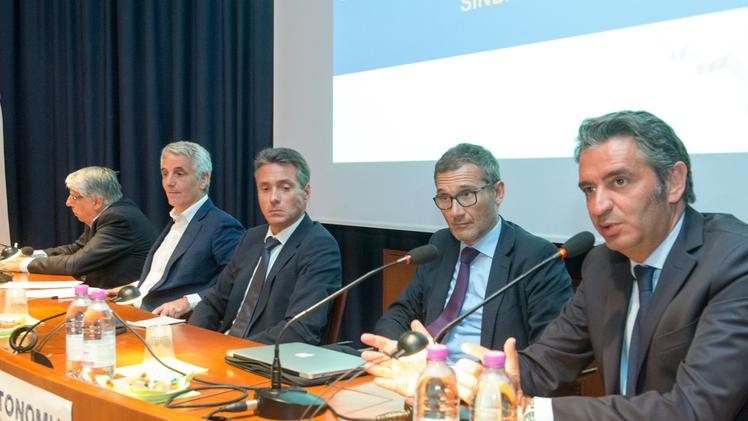 Da sinistra Giovanardi, Quagliariello, Casali, Celotto, Sboarina al convegno in Gran Guardia FOTO MARCHIORI