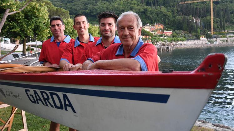 Alberto Malfer, a destra, con i compagni Brunelli, Battistoli e Girelli: sabato Garda ha vinto la regata