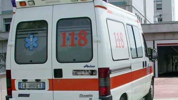 Un’ambulanza del 118 davanti a un pronto soccorso veronese