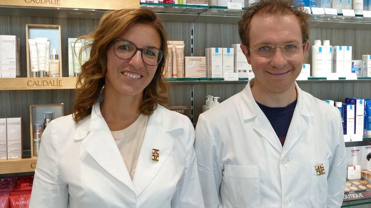 Elena Girlanda e Francesco Faccini nella nuova farmacia [FOTOGRAFO]FOTO AMATO