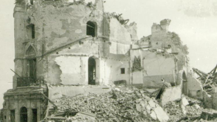 Quello che era rimasto del Torrione dopo gli ultimi bombardamenti su Legnago