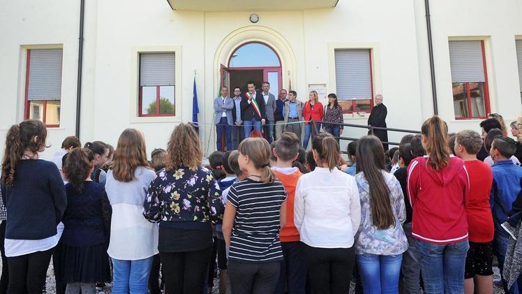 La cerimonia di inaugurazione della scuola primaria di Coriano appena ristrutturata DIENNEFOTO