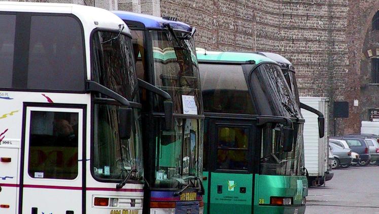 Bus turistici parcheggiati in città
