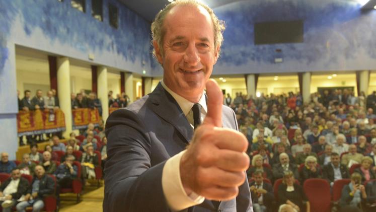Luca Zaia, presidente della Regione, ieri sera a Sandrà per il Sì al referendum FOTO MARCHIORI