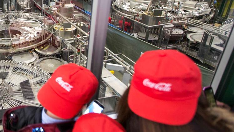 Studenti in visita alla Coca Cola per Fabbriche Aperte