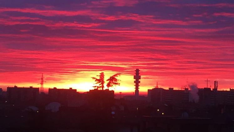 L'alba vista da borgo Santa Croce (foto Perlini)