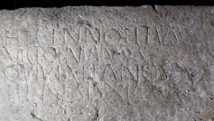 L’epigrafe a San Procolo per Victor(i)nianus, morto a due anni e 11 mesi dopo essere stato battezzato