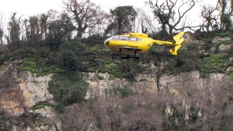 La frana del 2009 alla Rocca con l’elicottero dei vigili del fuoco