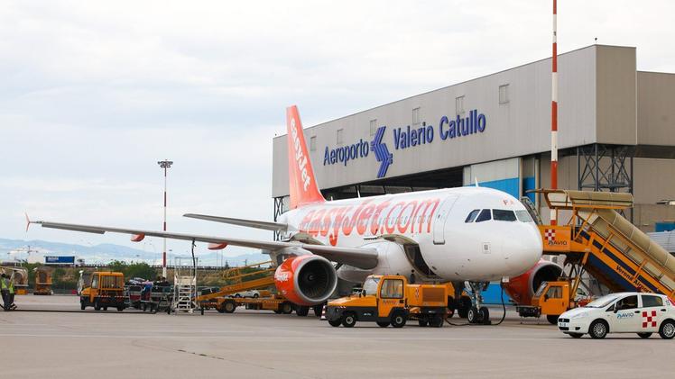 La pista dell’aeroporto Catullo: bilancio positivo per l’aumento per la crescita dei passeggeri