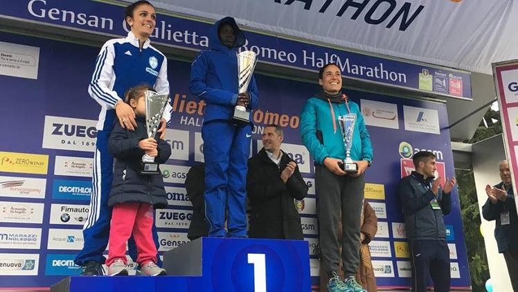 Il podio femminile (foto pagina Fb Verona Marathon)