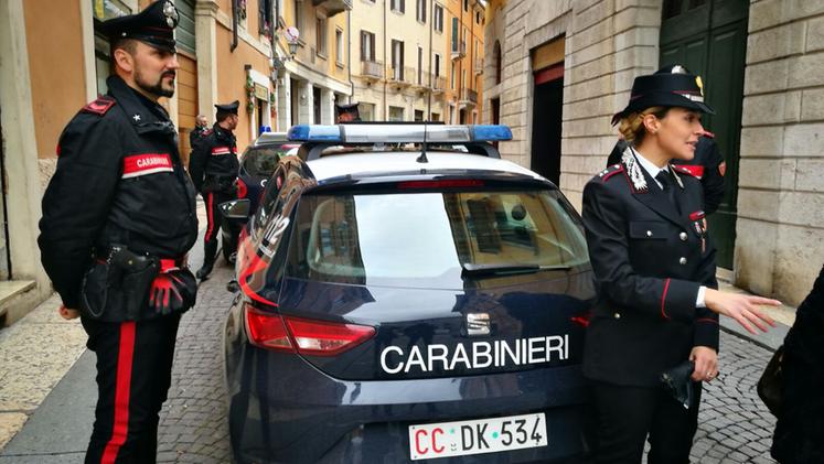 I carabinieri intervenuti dopo la rapina (Dienne)