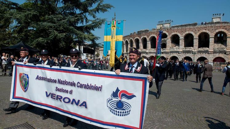 A chiudere la sfilata è stata la città ospite, Verona che con i suoi ispettorati e le sue specialità ha reso omaggio alle autorità FOTOSERVIZIO MARCHIORI