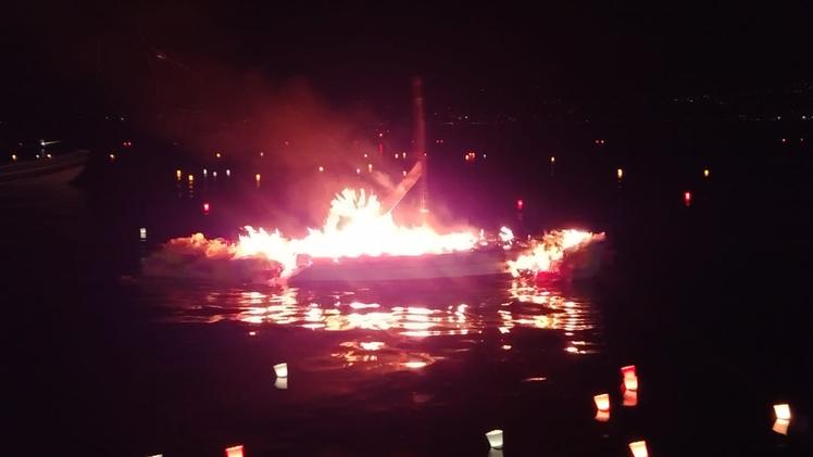 La barca in fiamme a Torri (Musuraca)