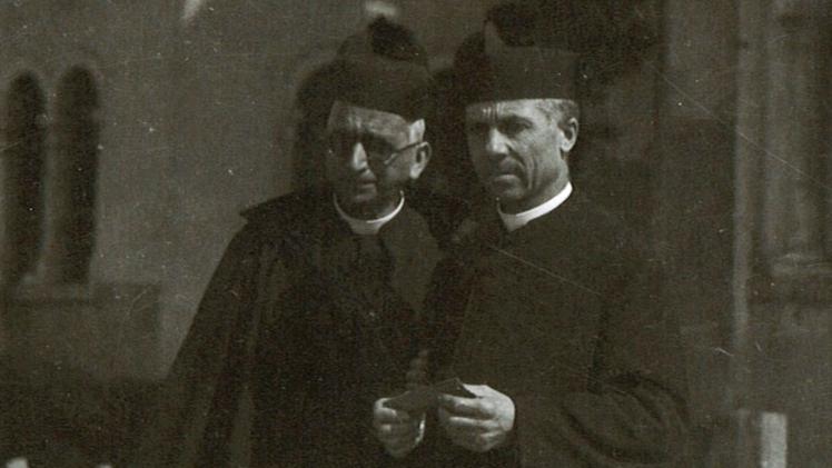 Don Luigi Pedrollo, a destra, con San Giovanni Calabria