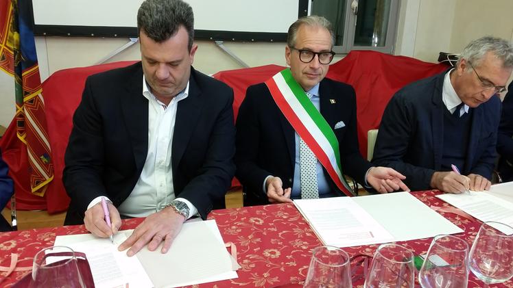 Franco Cristoforetti firma il Patto d'intenti a Bardolino