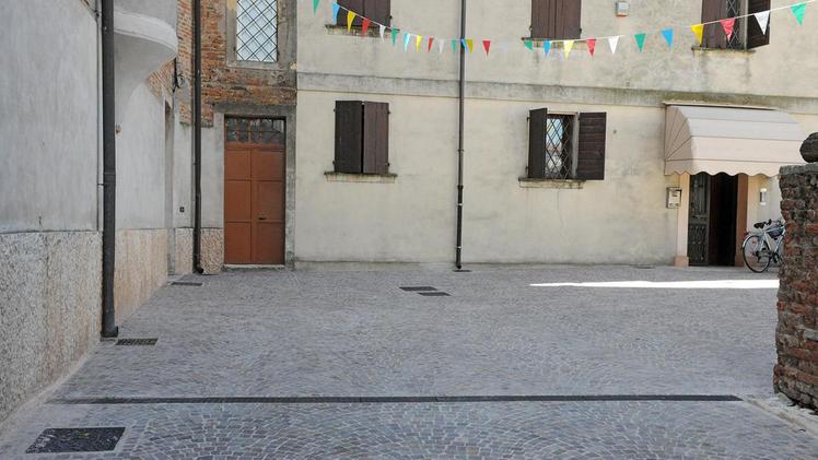 La nuova ala della casa di riposo della Fondazione Gobetti DIENNEFOTOIl piazzale antistante la canonica che è stato riqualificato