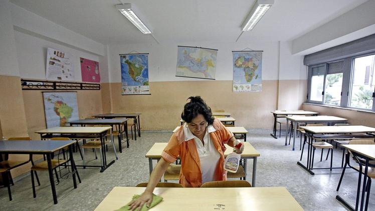 Ultime pulizie per oggi, primo giorno di scuola quando oltre 110mila studenti veronesi torneranno in classe